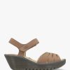 Womens FLY LONDON Sandals | Womens Yazi Leather Wedge Sandals In Taupe